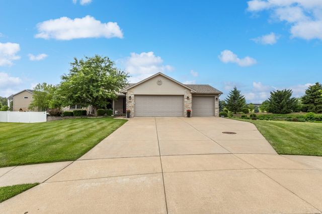 1903 E 61st Circle, Davenport, IA 52807