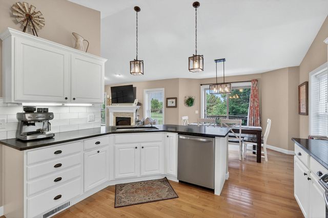 1903 E 61st Circle, Davenport, IA 52807