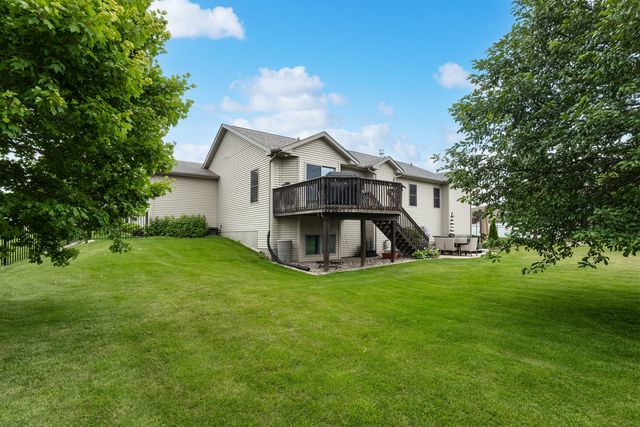 1903 E 61st Circle, Davenport, IA 52807