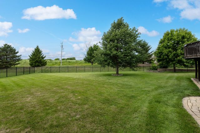 1903 E 61st Circle, Davenport, IA 52807