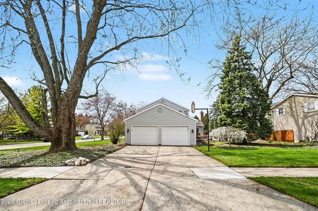 2876 Colony Drive, East Lansing, MI 48823