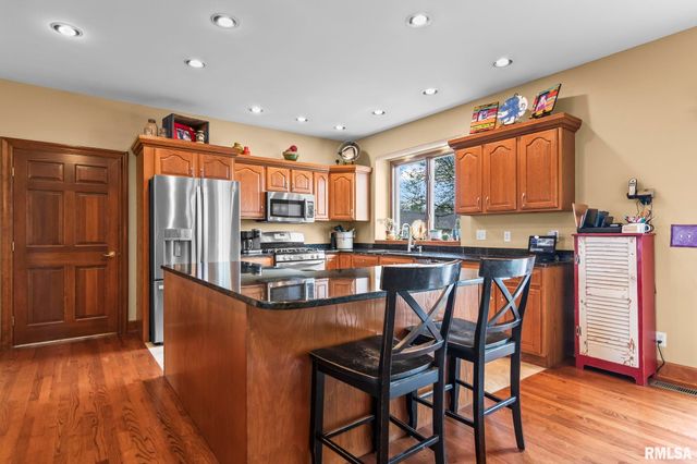 1615 New Salem Church Road, New Berlin, IL 62670