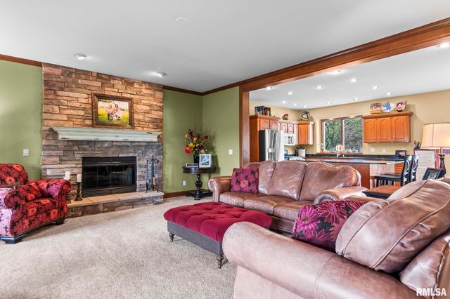 1615 New Salem Church Road, New Berlin, IL 62670