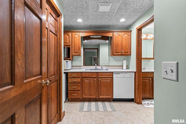 1615 New Salem Church Road, New Berlin, IL 62670