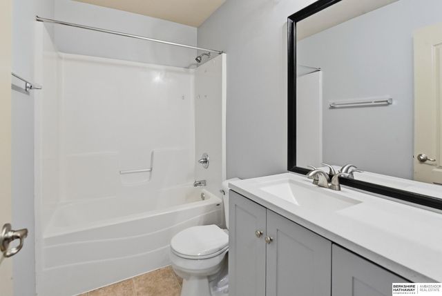 14213 Iowa Street, Omaha, NE 68142