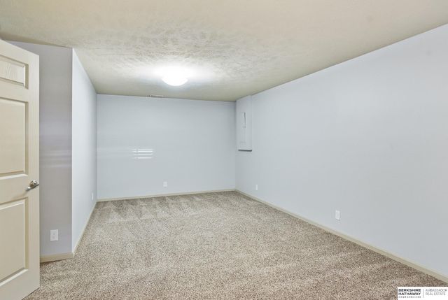 14213 Iowa Street, Omaha, NE 68142