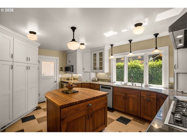 2626 Ne 31ST Ave, Portland, OR 97212