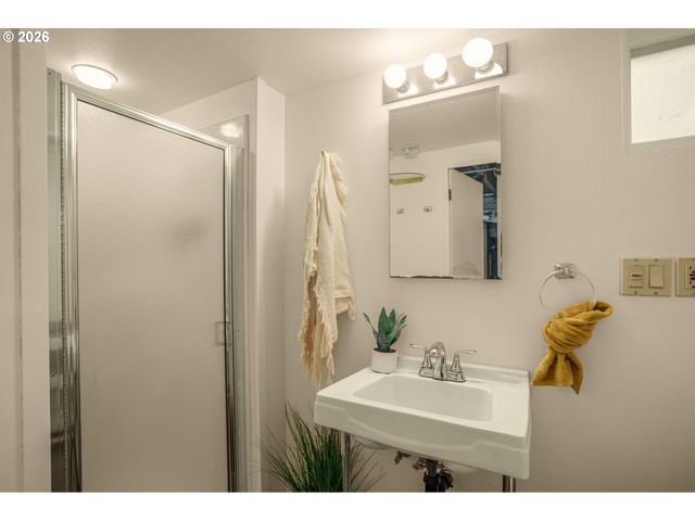 2626 Ne 31ST Ave, Portland, OR 97212