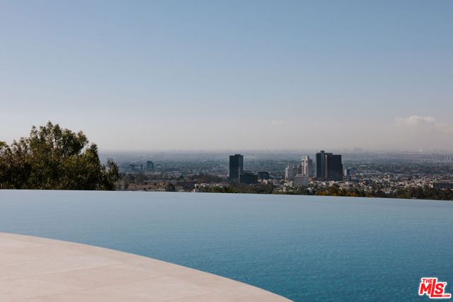 684 Firth Avenue, Los Angeles, CA 90049