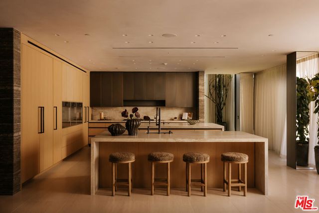 684 Firth Avenue, Los Angeles, CA 90049