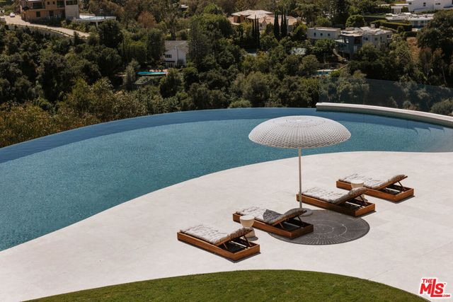 684 Firth Avenue, Los Angeles, CA 90049