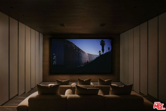 684 Firth Avenue, Los Angeles, CA 90049