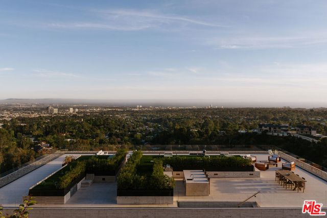 684 Firth Avenue, Los Angeles, CA 90049