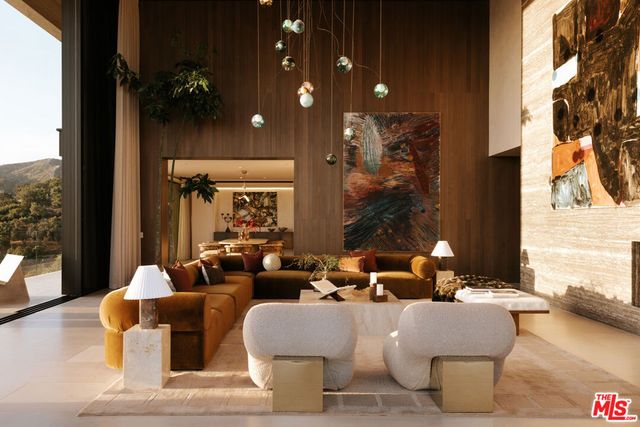 684 Firth Avenue, Los Angeles, CA 90049