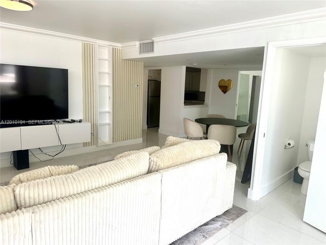 1800 Collins Ave 5D, Miami Beach, FL 33139
