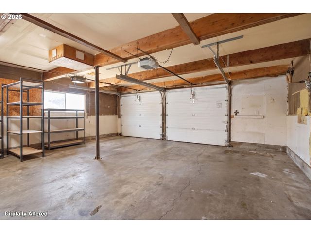 1696 LARKSPUR Loop, Eugene, OR 97401