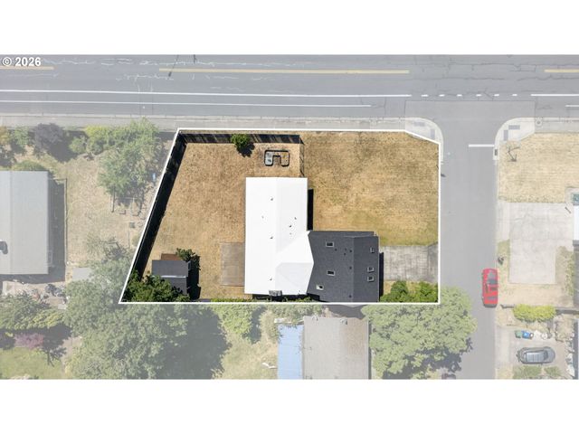 1696 LARKSPUR Loop, Eugene, OR 97401