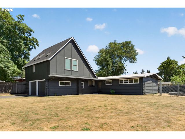 1696 LARKSPUR Loop, Eugene, OR 97401