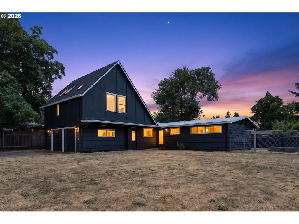 1696 LARKSPUR Loop, Eugene, OR 97401