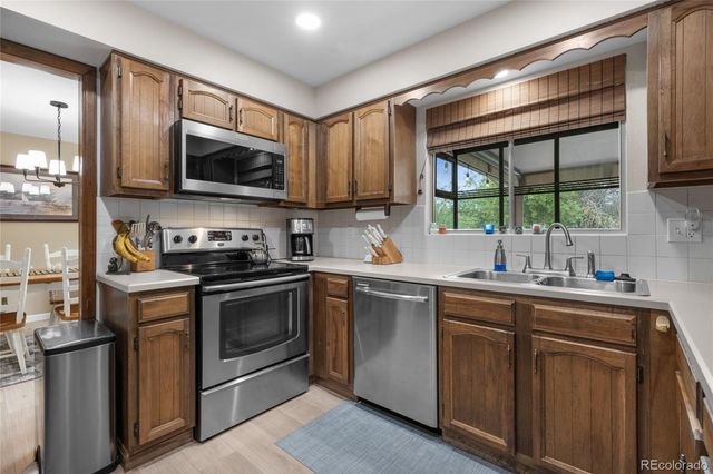 1055 E 16th Avenue, Broomfield, CO 80020