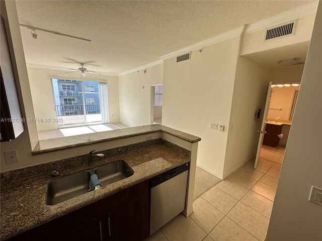 2401 NE 65th St 606, Fort Lauderdale, FL 33308