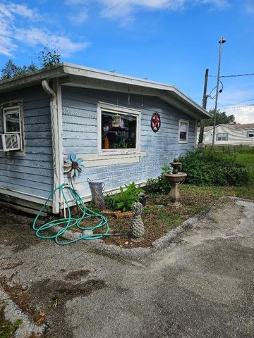 425 ORANGE BOULEVARD, Polk City, FL 33868