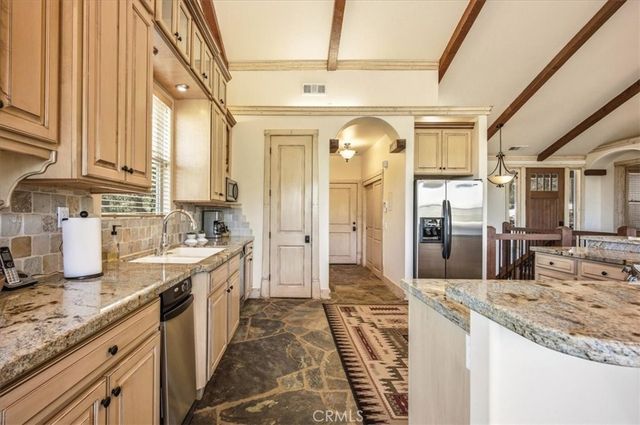 27920 Matterhorn, Lake Arrowhead, CA 92352