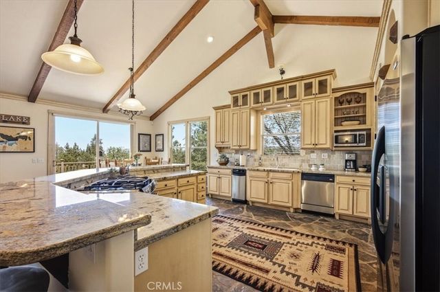 27920 Matterhorn, Lake Arrowhead, CA 92352