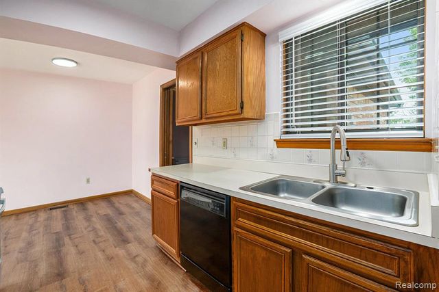 5434 Bowden Court, Warren, MI 48091