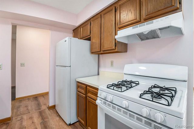 5434 Bowden Court, Warren, MI 48091