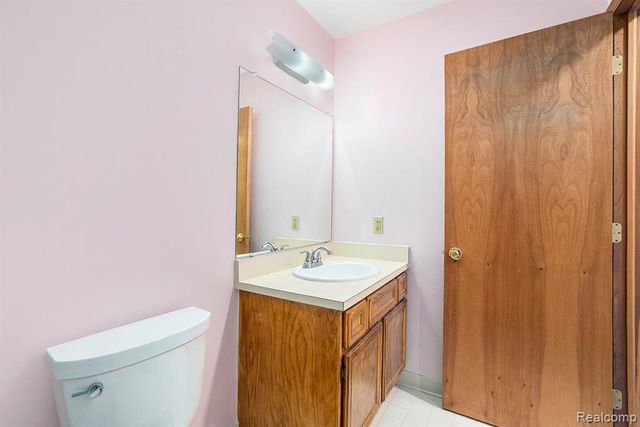 5434 Bowden Court, Warren, MI 48091