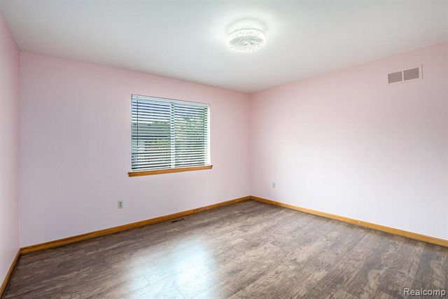 5434 Bowden Court, Warren, MI 48091