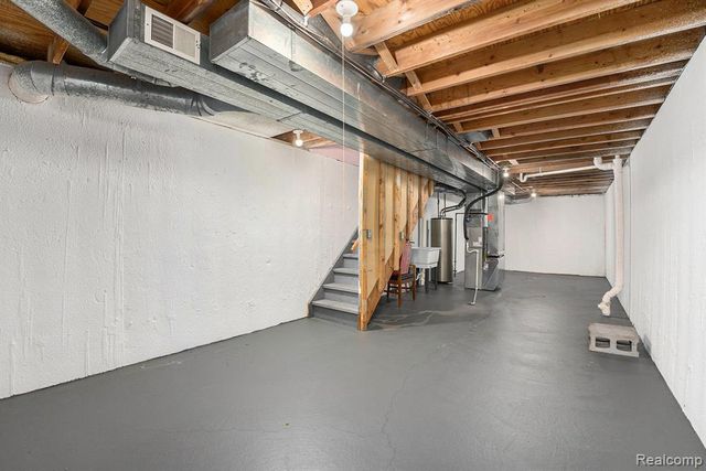 5434 Bowden Court, Warren, MI 48091