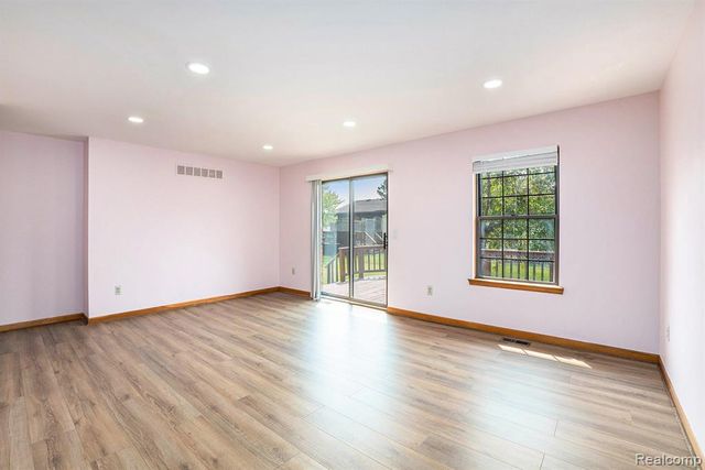 5434 Bowden Court, Warren, MI 48091