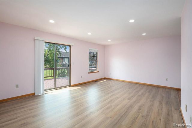 5434 Bowden Court, Warren, MI 48091