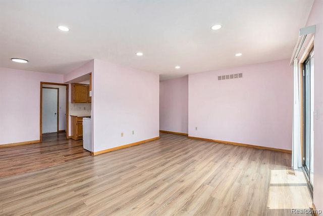 5434 Bowden Court, Warren, MI 48091