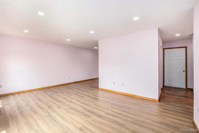 5434 Bowden Court, Warren, MI 48091