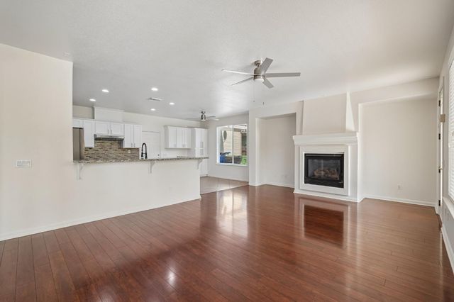 9604 Mainline Dr, Elk Grove, CA 95624