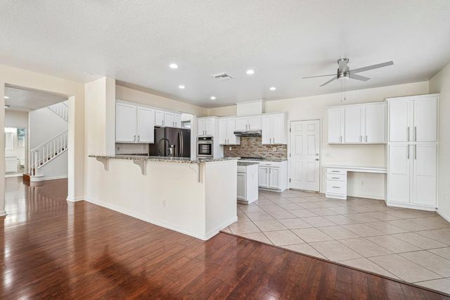 9604 Mainline Dr, Elk Grove, CA 95624