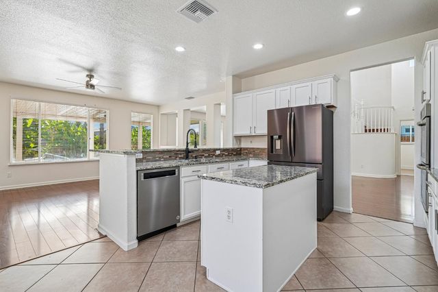 9604 Mainline Dr, Elk Grove, CA 95624