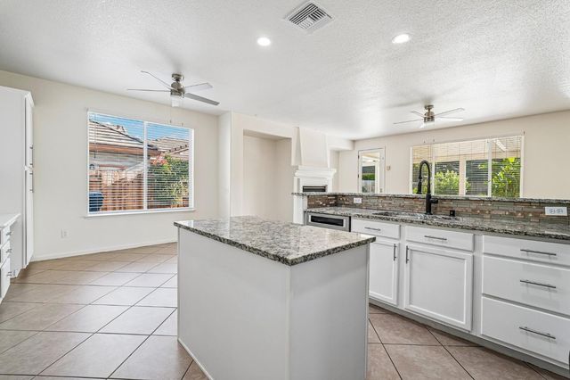 9604 Mainline Dr, Elk Grove, CA 95624