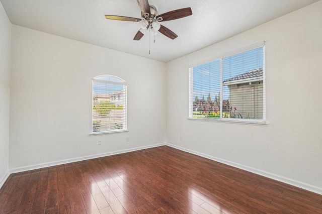 9604 Mainline Dr, Elk Grove, CA 95624