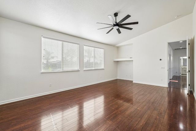 9604 Mainline Dr, Elk Grove, CA 95624