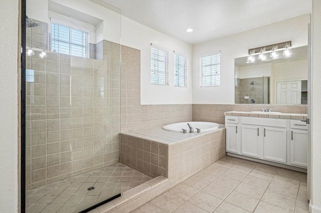 9604 Mainline Dr, Elk Grove, CA 95624