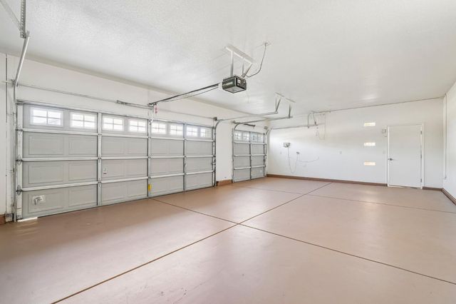 9604 Mainline Dr, Elk Grove, CA 95624
