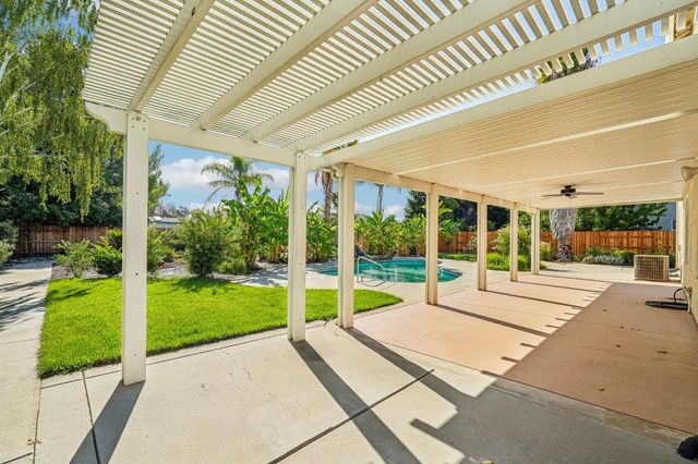 9604 Mainline Dr, Elk Grove, CA 95624