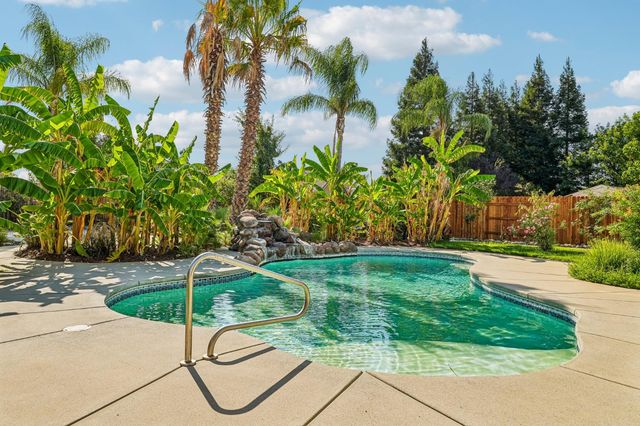 9604 Mainline Dr, Elk Grove, CA 95624