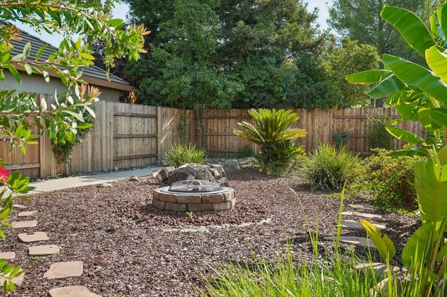 9604 Mainline Dr, Elk Grove, CA 95624