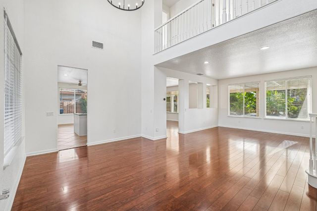 9604 Mainline Dr, Elk Grove, CA 95624