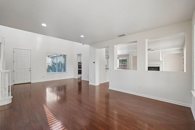 9604 Mainline Dr, Elk Grove, CA 95624